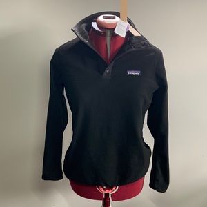 COPY - Black Patagonia lightweight fleece